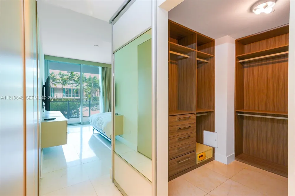 360 Ocean Dr #205S Key Biscayne, FL 33149