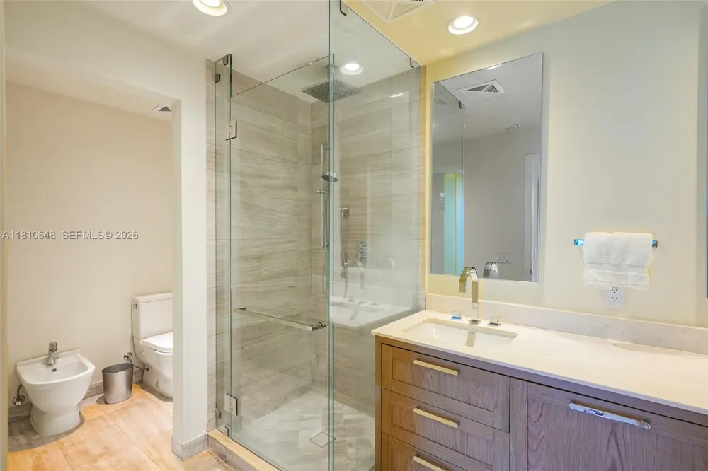 360 Ocean Dr #205S Key Biscayne, FL 33149