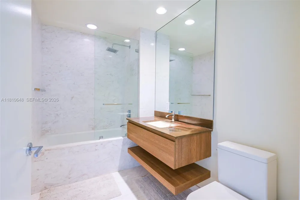 360 Ocean Dr #205S Key Biscayne, FL 33149