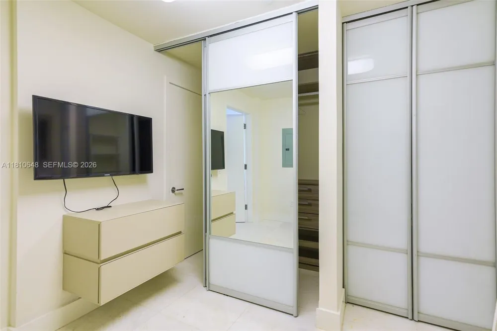 360 Ocean Dr #205S Key Biscayne, FL 33149