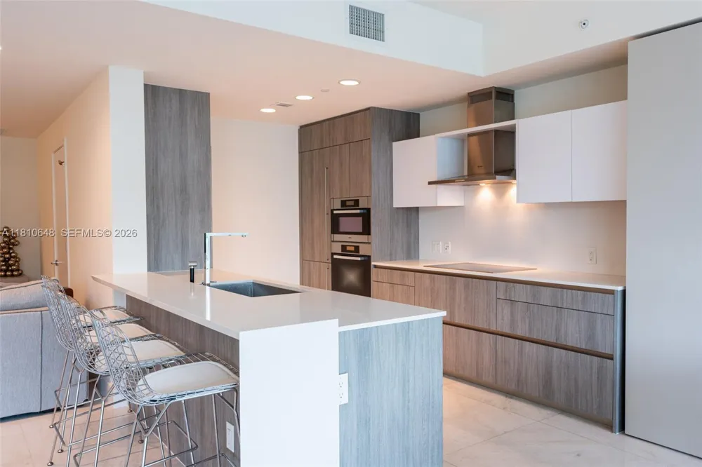 360 Ocean Dr #205S Key Biscayne, FL 33149