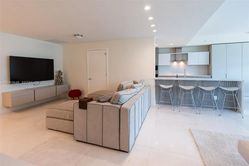 360 Ocean Dr #205S Key Biscayne, FL 33149