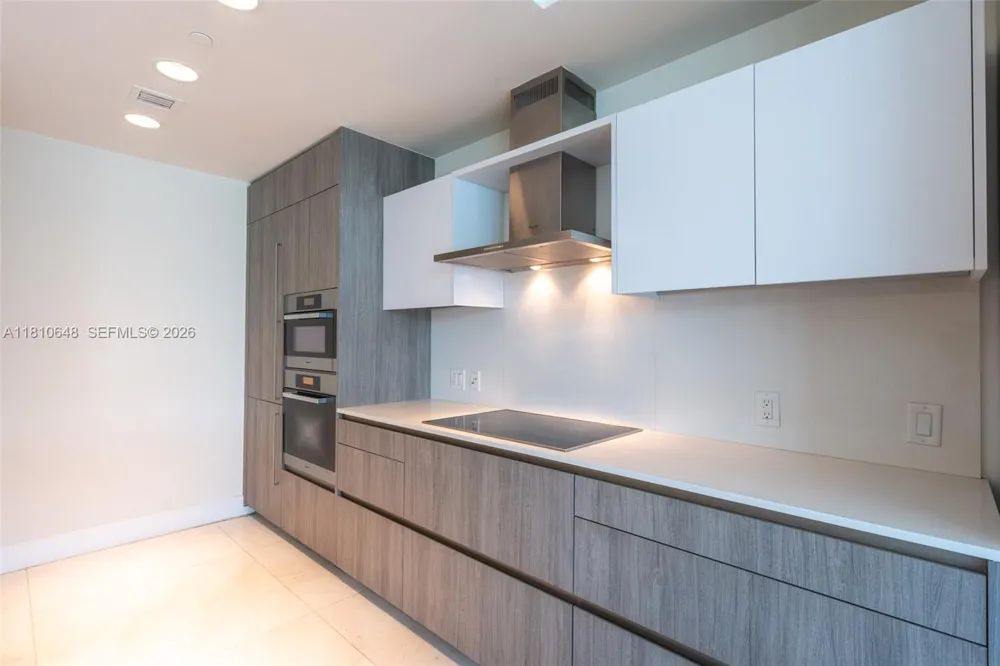 360 Ocean Dr #205S Key Biscayne, FL 33149
