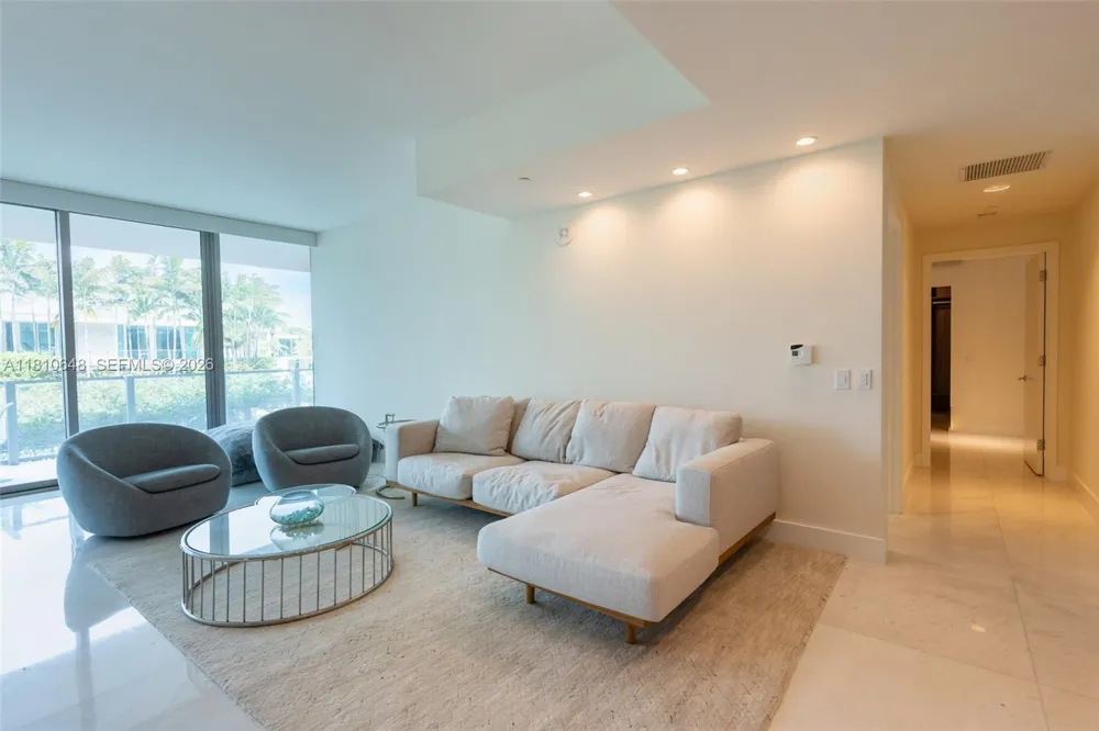 360 Ocean Dr #205S Key Biscayne, FL 33149