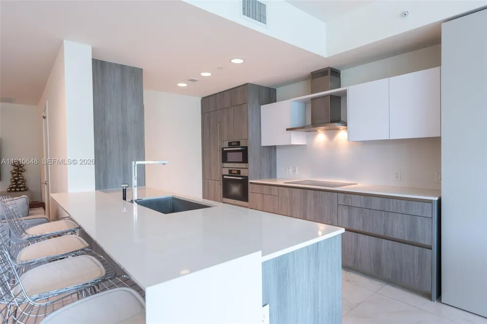360 Ocean Dr #205S Key Biscayne, FL 33149
