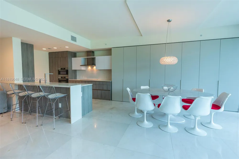 360 Ocean Dr #205S Key Biscayne, FL 33149