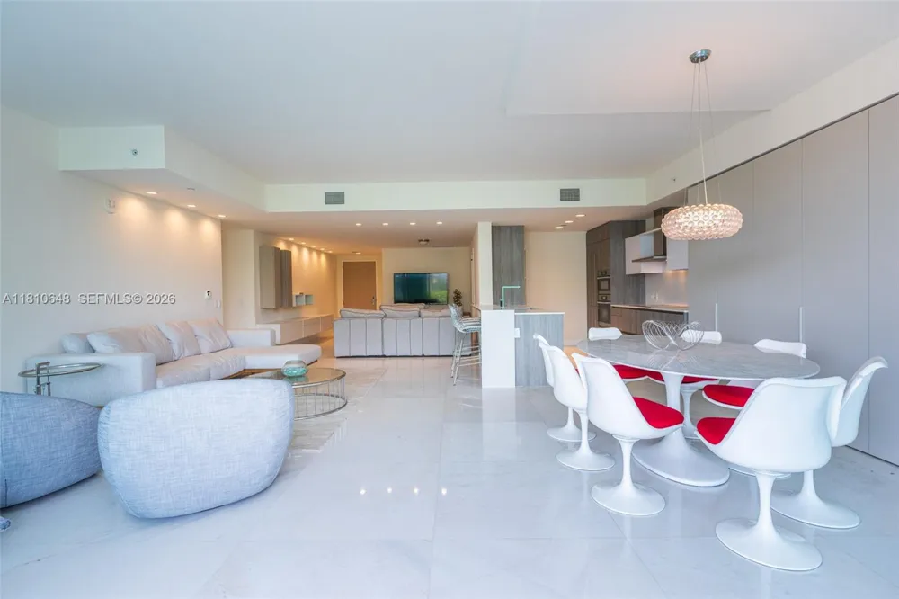 360 Ocean Dr #205S Key Biscayne, FL 33149