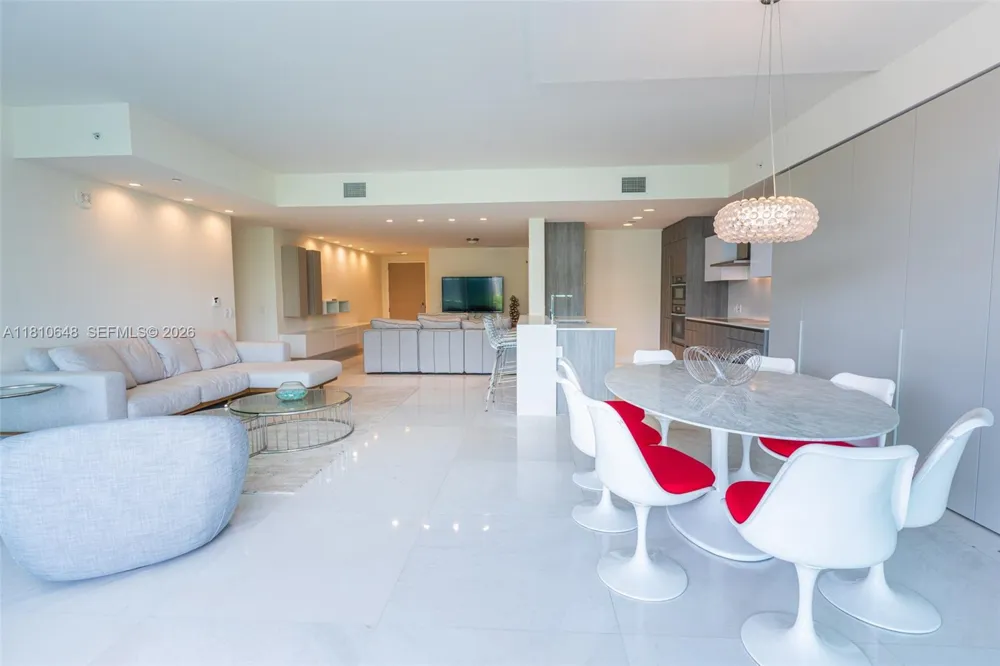 360 Ocean Dr #205S Key Biscayne, FL 33149