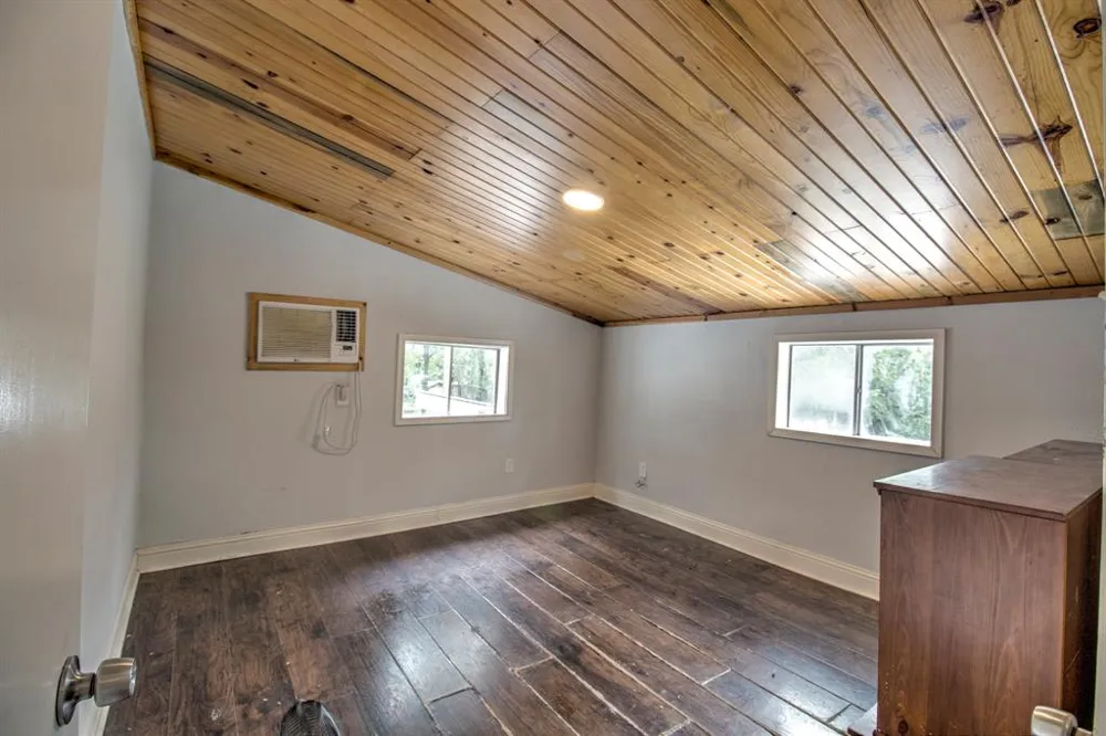 97 Oak Trail Drive Gordonville, TX 76245