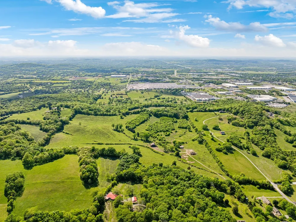 2600 SE Tater Peeler Rd Lebanon, TN 37090