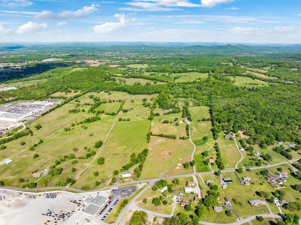 2600 SE Tater Peeler Rd Lebanon, TN 37090