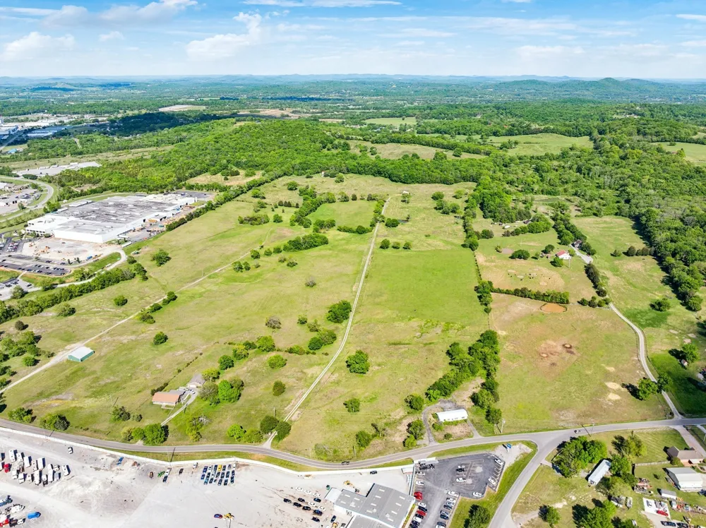 2600 SE Tater Peeler Rd Lebanon, TN 37090