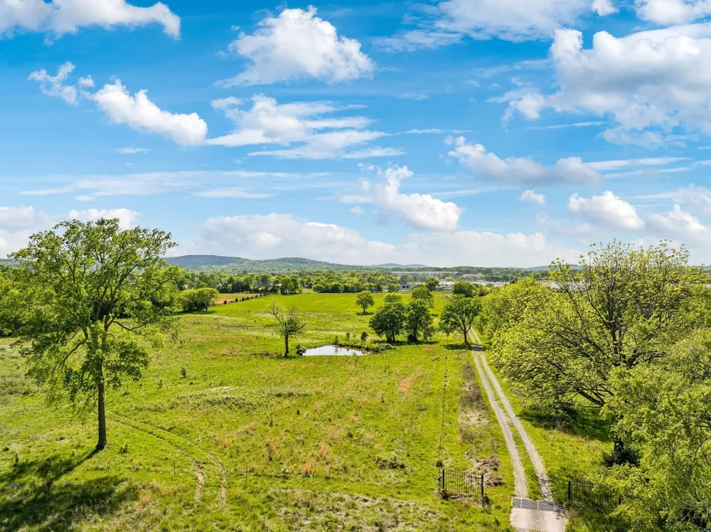 2600 SE Tater Peeler Rd Lebanon, TN 37090