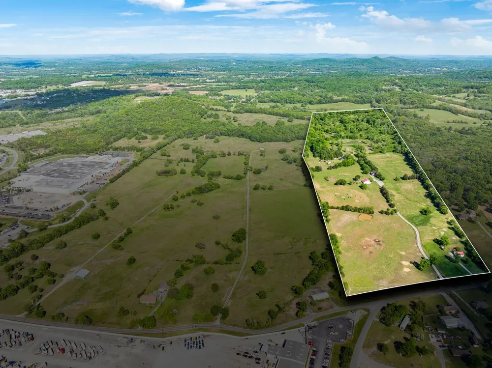 2600 SE Tater Peeler Rd Lebanon, TN 37090
