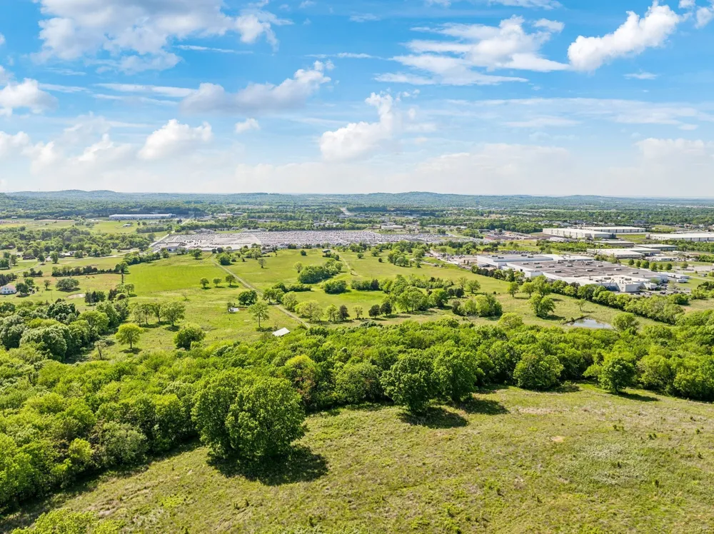 2600 SE Tater Peeler Rd Lebanon, TN 37090