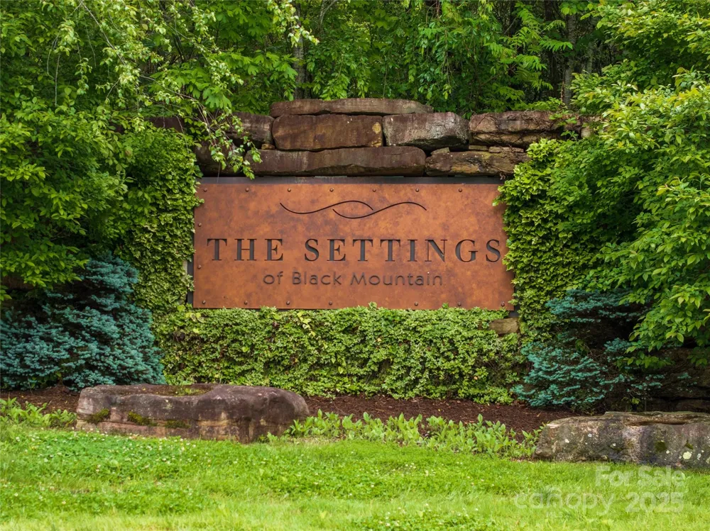 52 Settings Boulevard Black Mountain, NC 28711