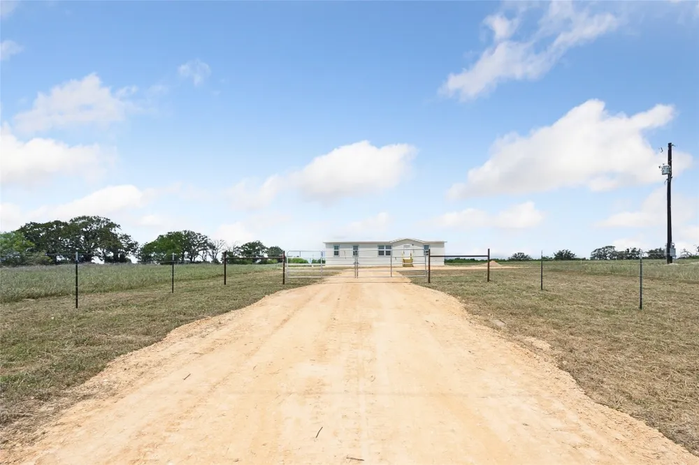 1287 CR 402 Roads #Lot 17 Flatonia, TX 78941