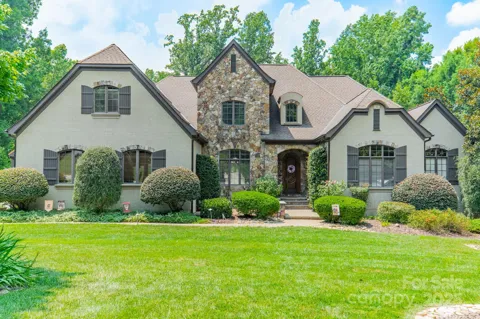1032 Seminole Drive