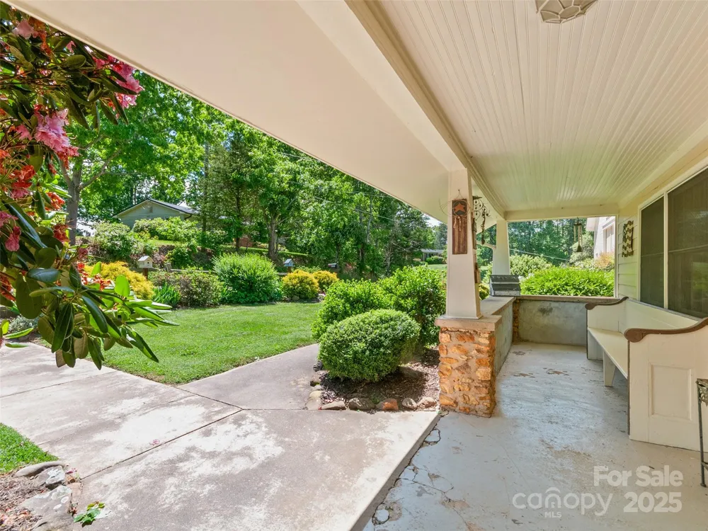 229 Crabtree Mountain Road Canton, NC 28716