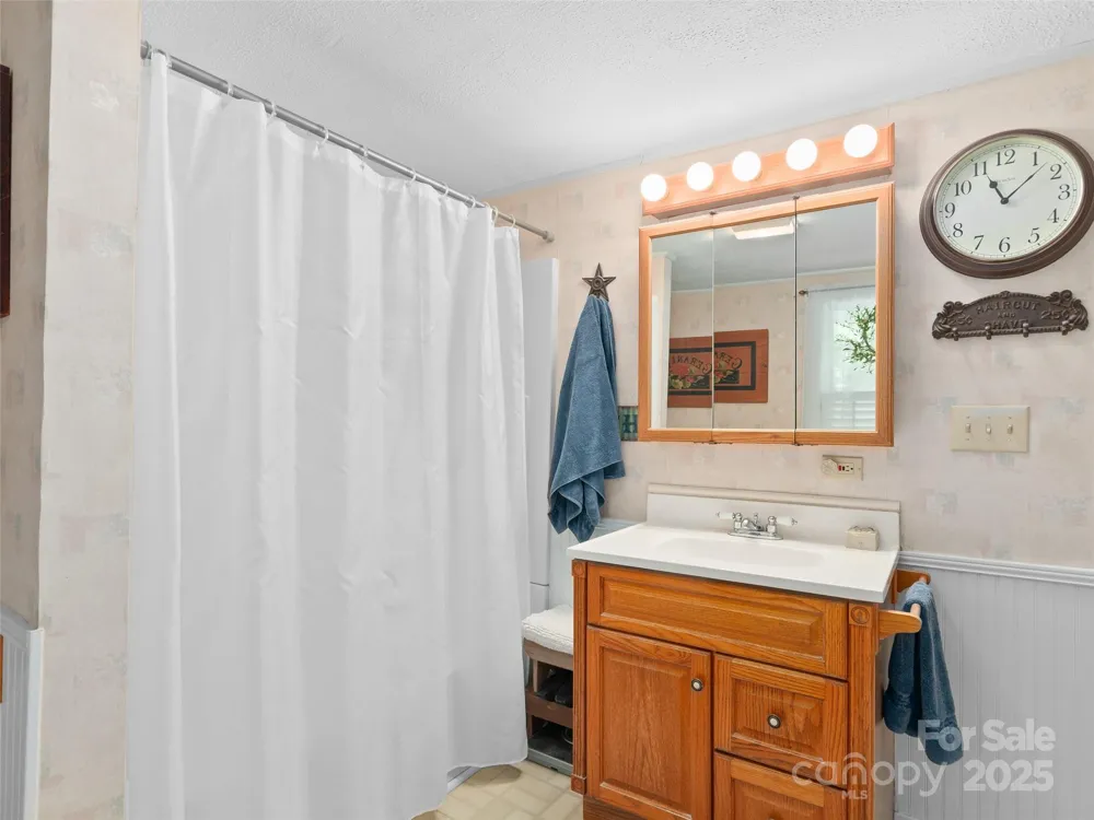 229 Crabtree Mountain Road Canton, NC 28716