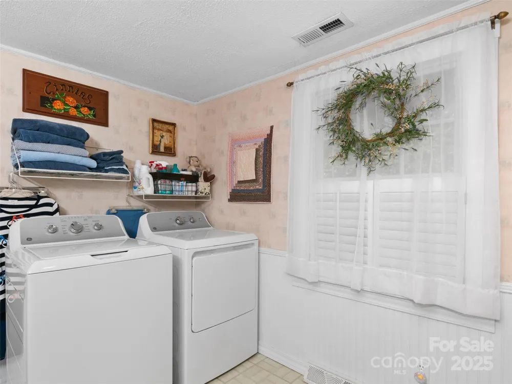 229 Crabtree Mountain Road Canton, NC 28716