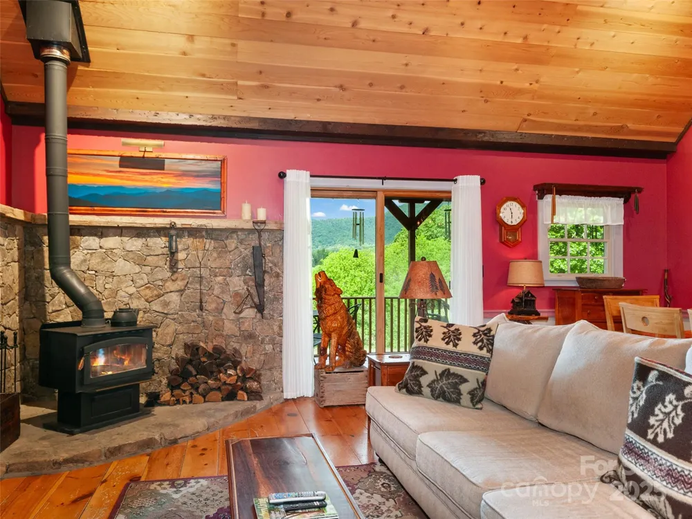 229 Crabtree Mountain Road Canton, NC 28716
