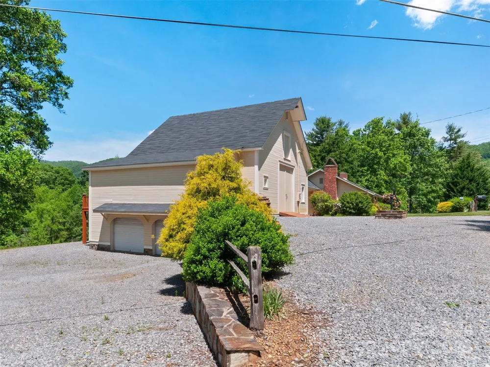 229 Crabtree Mountain Road Canton, NC 28716
