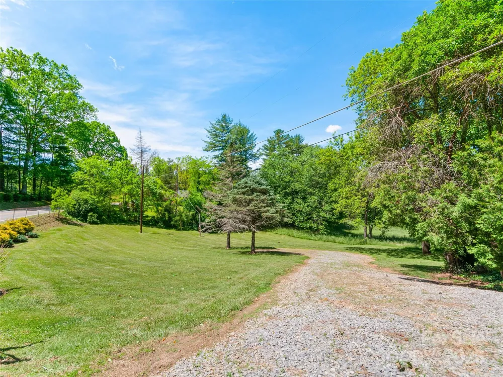 229 Crabtree Mountain Road Canton, NC 28716