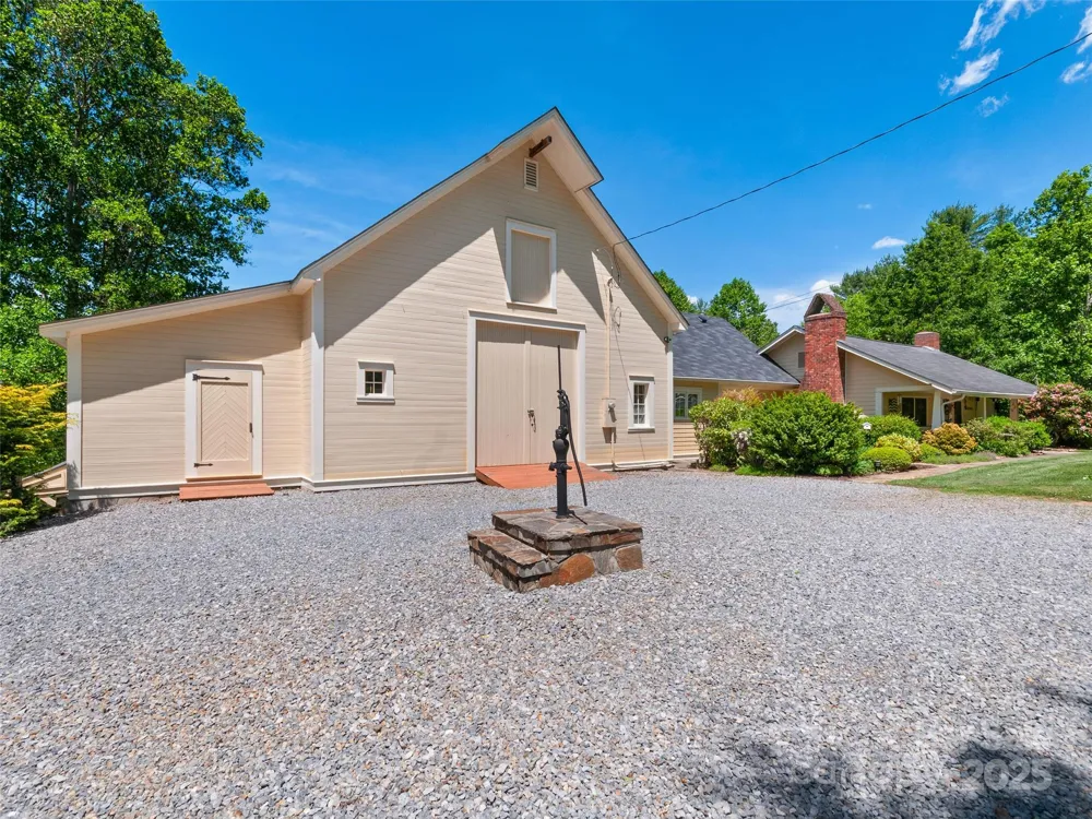 229 Crabtree Mountain Road Canton, NC 28716