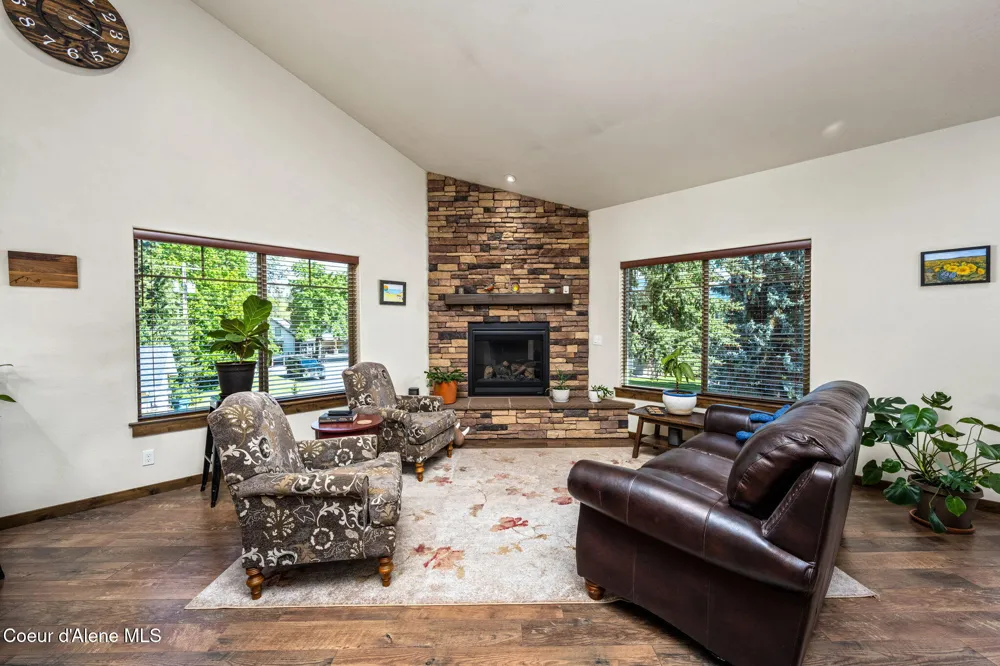 1997 E AVONDALE LANE Hayden, ID 83835
