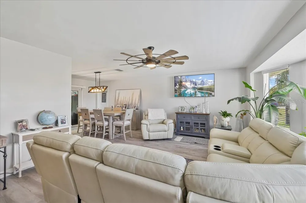 206 SE 45TH TERRACE Cape Coral, FL 33904