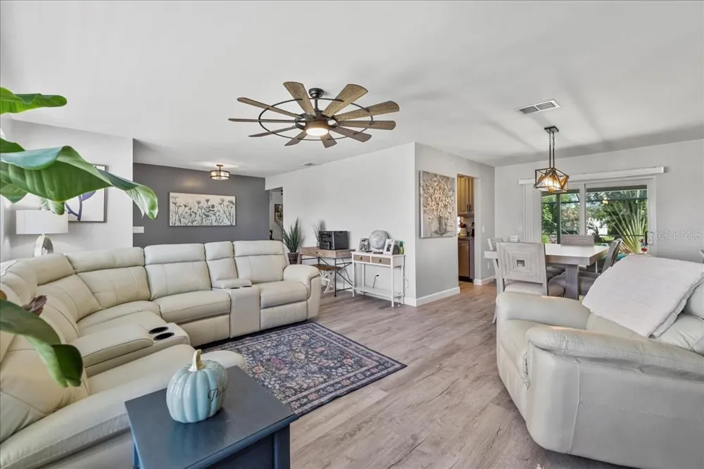 206 SE 45TH TERRACE Cape Coral, FL 33904