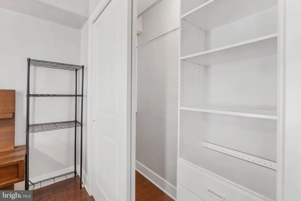 1522 RACE STREET #1 Philadelphia, PA 19102
