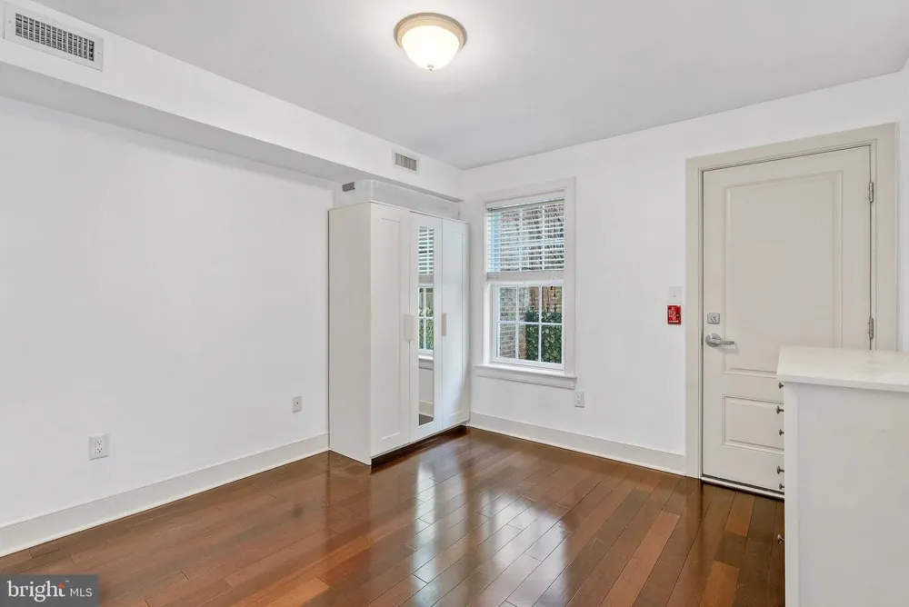 1522 RACE STREET #1 Philadelphia, PA 19102