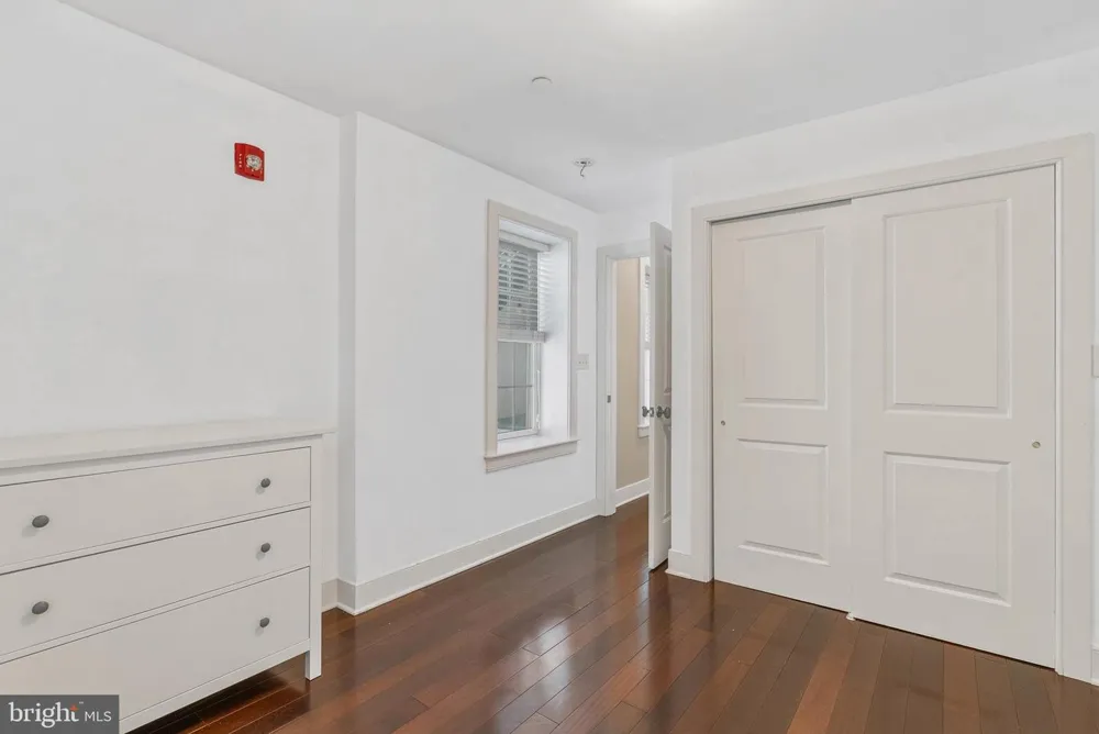 1522 RACE STREET #1 Philadelphia, PA 19102