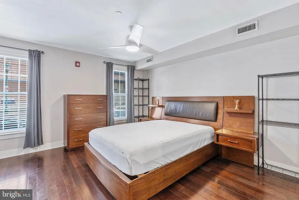1522 RACE STREET #1 Philadelphia, PA 19102