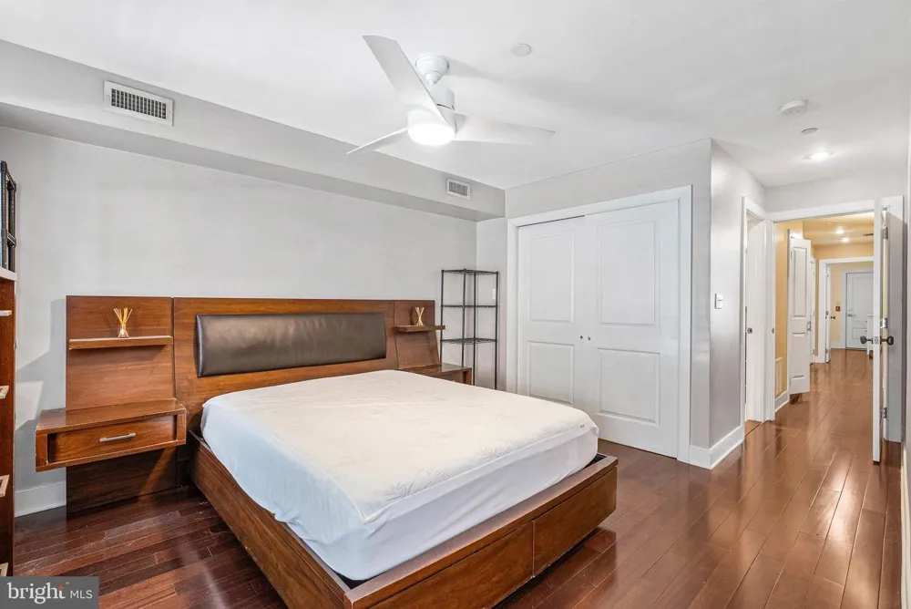 1522 RACE STREET #1 Philadelphia, PA 19102