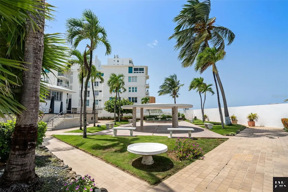 20 AMAPOLA STREET Carolina, PR 00979