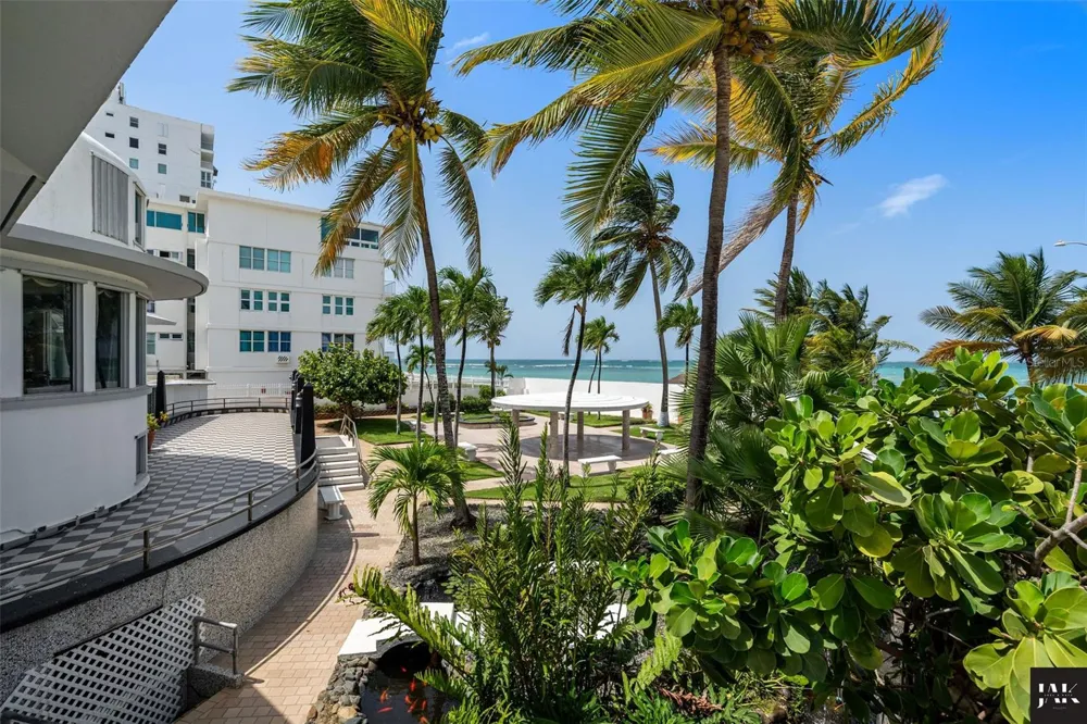 20 AMAPOLA STREET Carolina, PR 00979