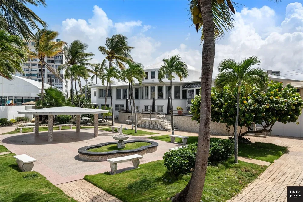 20 AMAPOLA STREET Carolina, PR 00979