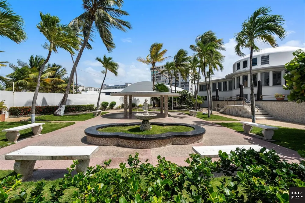 20 AMAPOLA STREET Carolina, PR 00979