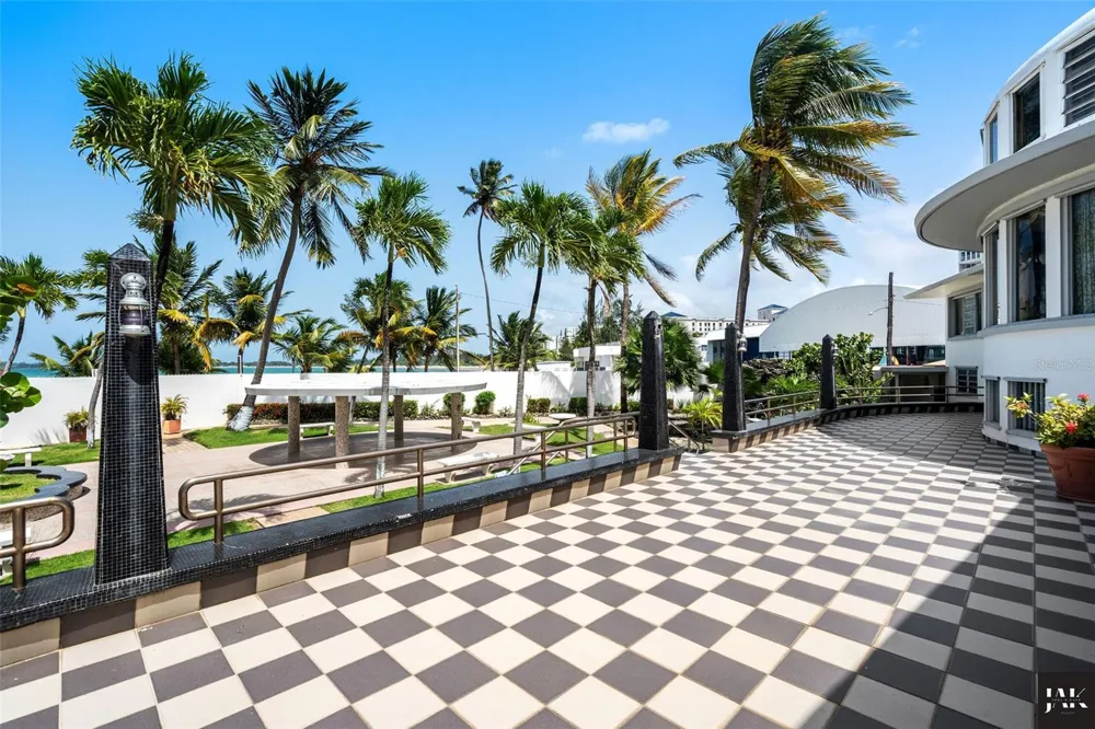 20 AMAPOLA STREET Carolina, PR 00979