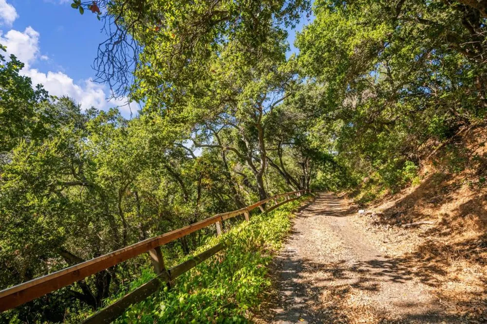 16497 S Kennedy Road Los Gatos, CA 95030