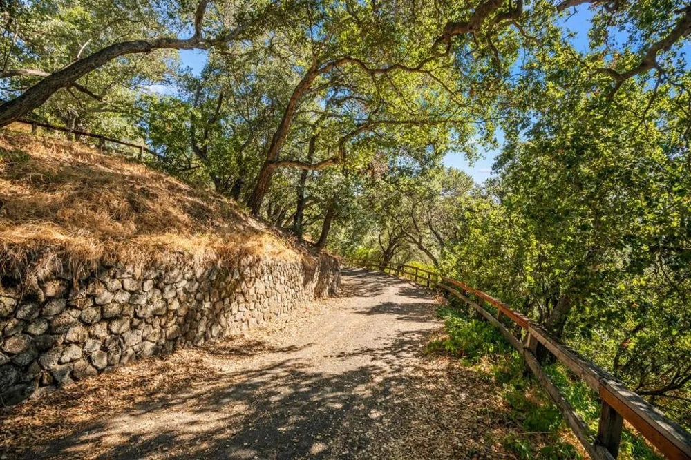 16497 S Kennedy Road Los Gatos, CA 95030
