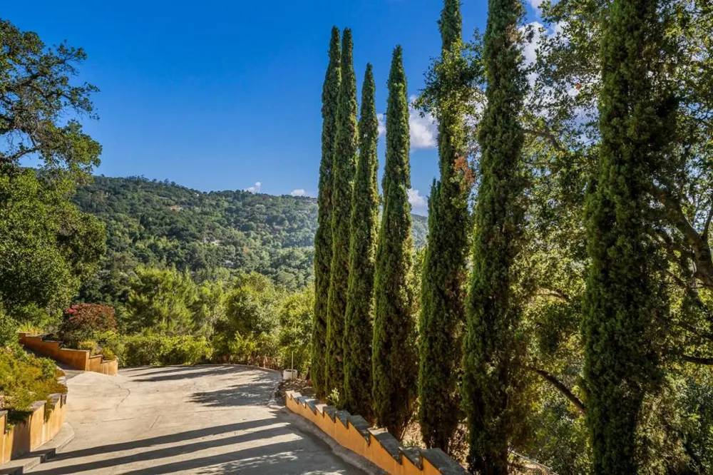 16497 S Kennedy Road Los Gatos, CA 95030