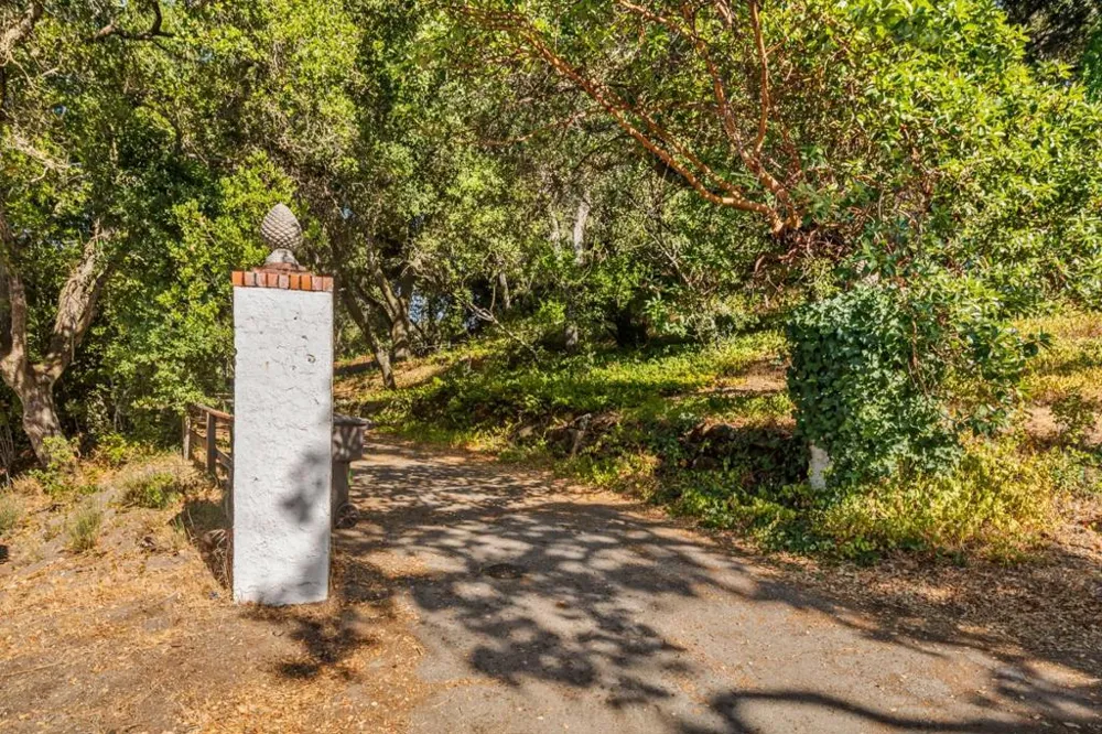 16497 S Kennedy Road Los Gatos, CA 95030