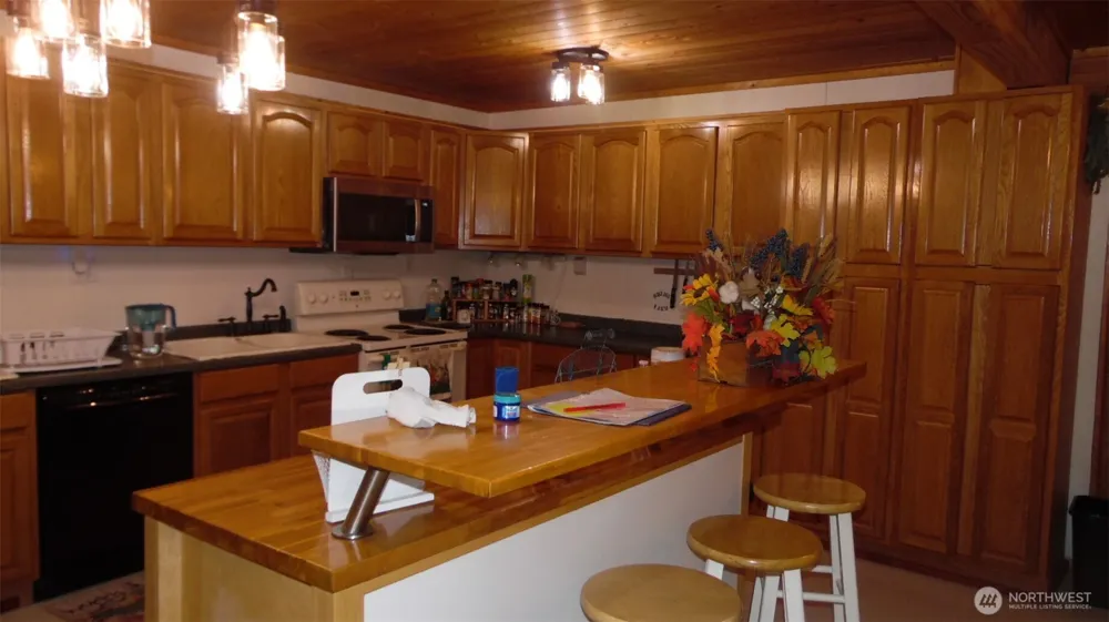 117 Greenwood Avenue Randle, WA 98377