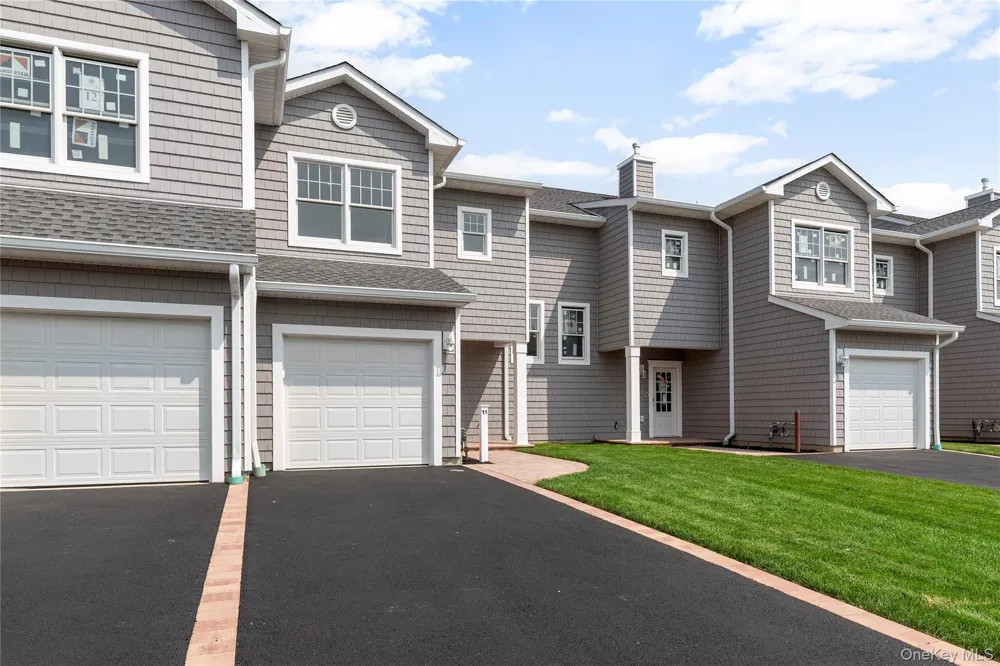 7 Ocean Watch Court Freeport, NY 11520