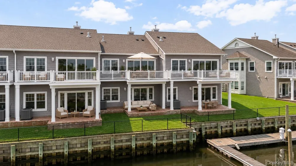 9 Ocean Watch Court Freeport, NY 11520
