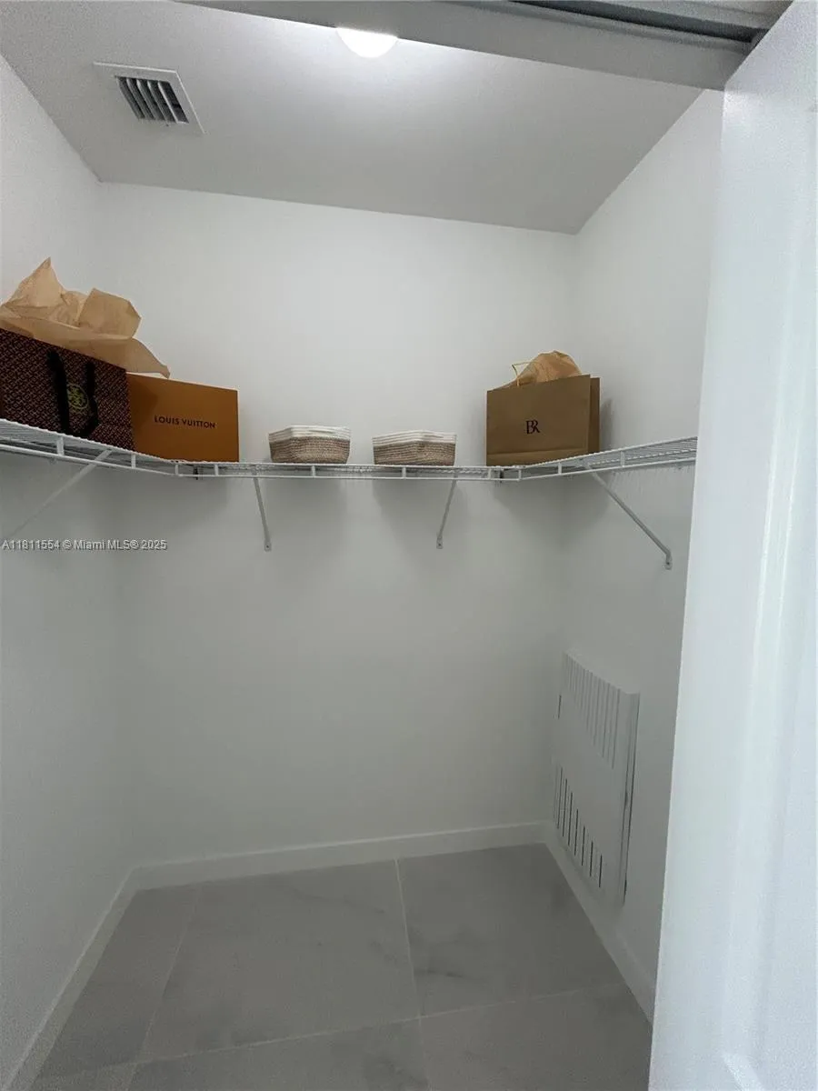 1010 SW 69th Ave #212 Miami, FL 33144